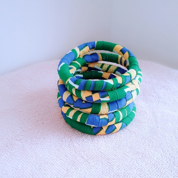 5 Sets Fabric Bracelets - Picture 1 of 3